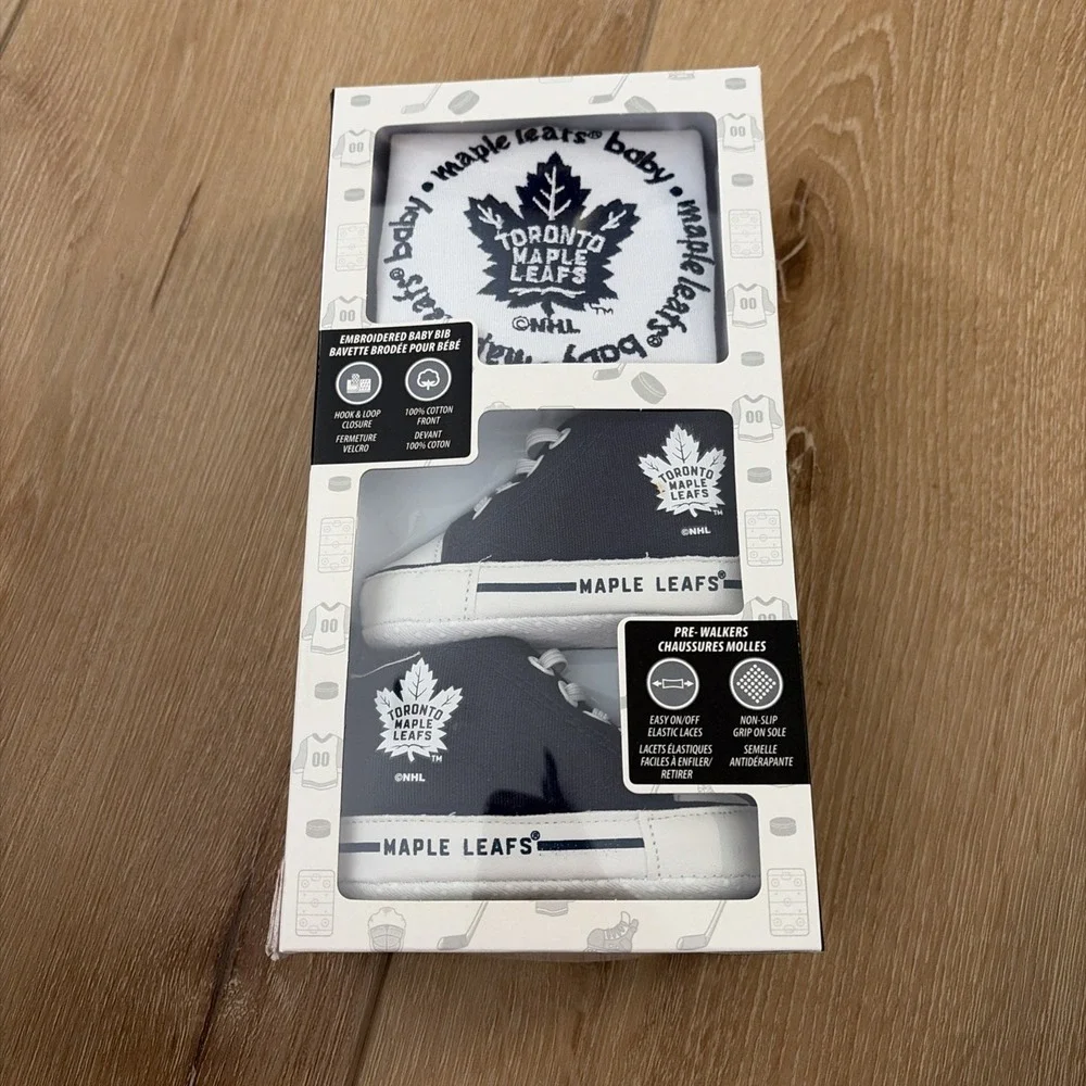 NHL Hockey Baby Toronto Maple Leafs Gift‎ Set – Bib and Shoes Baby Boy Girl